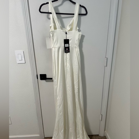 Amelie gown in White - Picture 5 of 6